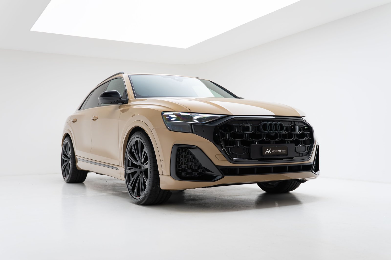 AUDI SQ8 SUV TFSI quattro tiptronic - AUDI Exclusive, Mild-Hybrid Petrol/Electric, Second hand / Used, Automatic - 2