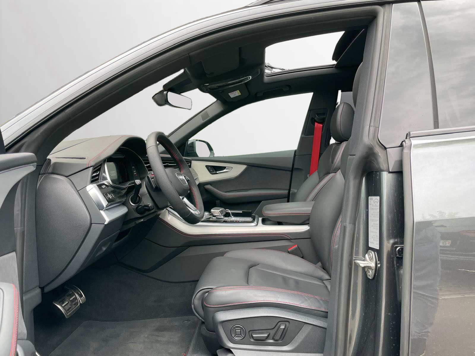 AUDI SQ8 SUV TFSI, Benzin, Occasion / Gebraucht, Automatik - 5
