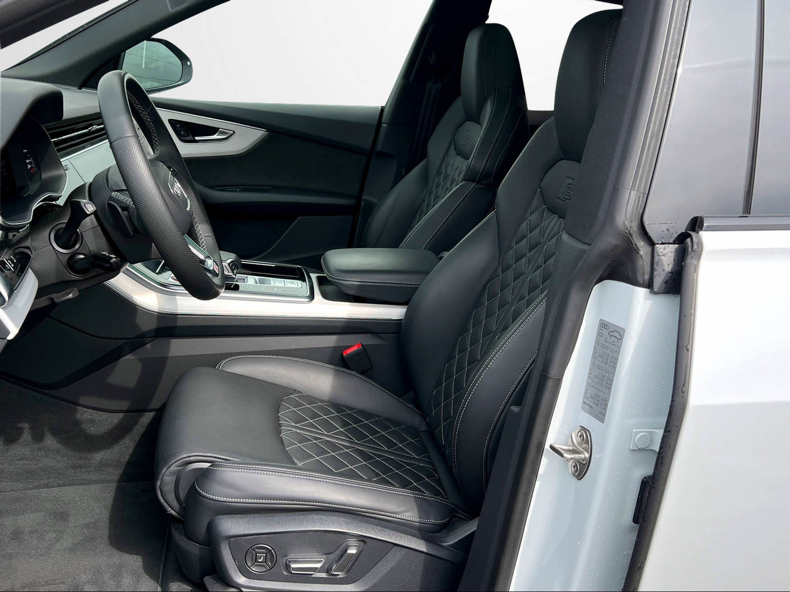 AUDI SQ8 TFSI, Petrol, Second hand / Used, Automatic - 5