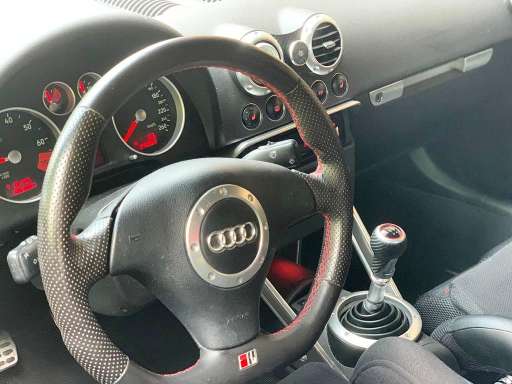 AUDI TT 1.8T, Essence, Occasion / Utilisé, Manuelle - 7