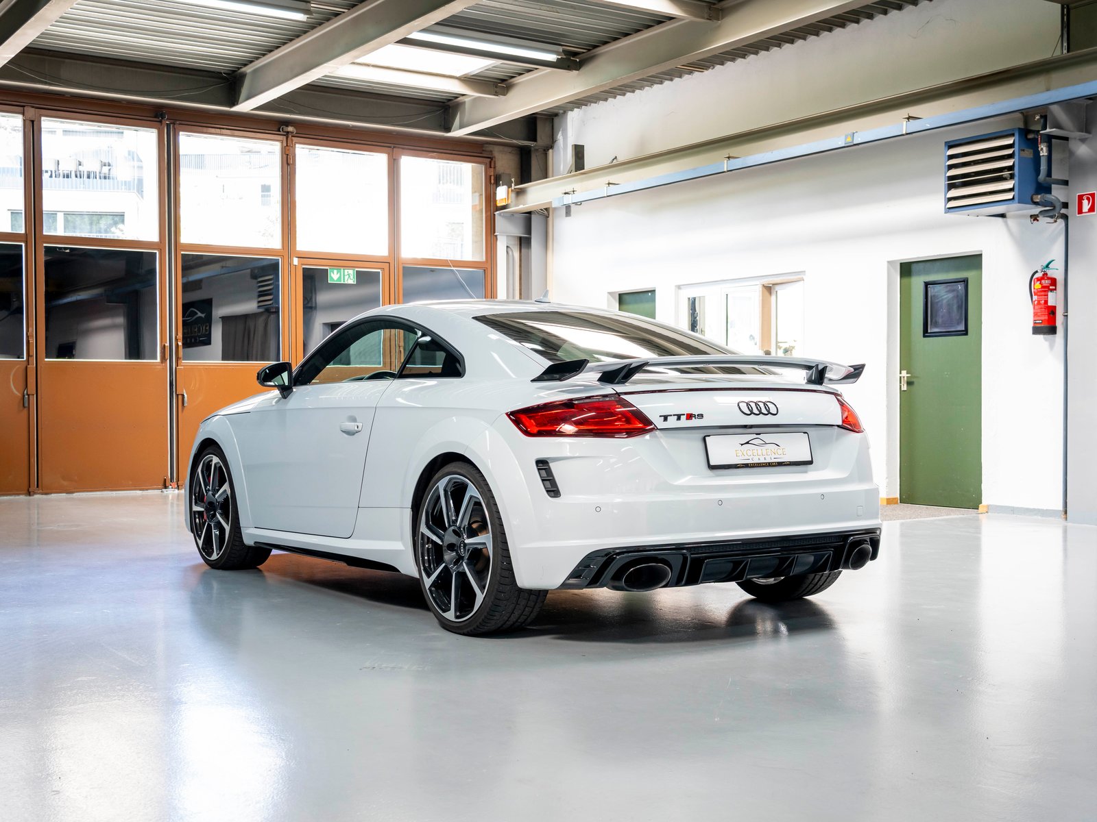 AUDI TT Coupé TT RS quattro S-tronic, Benzin, Occasion / Gebraucht, Automatik - 6