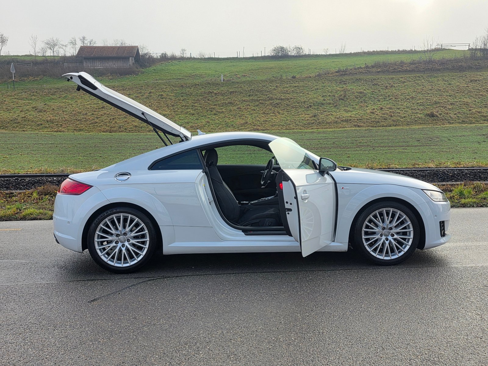 AUDI TT Coupé 2.0 TFSI S-tronic / Neu ab Mfk., Petrol, Second hand / Used, Automatic - 4