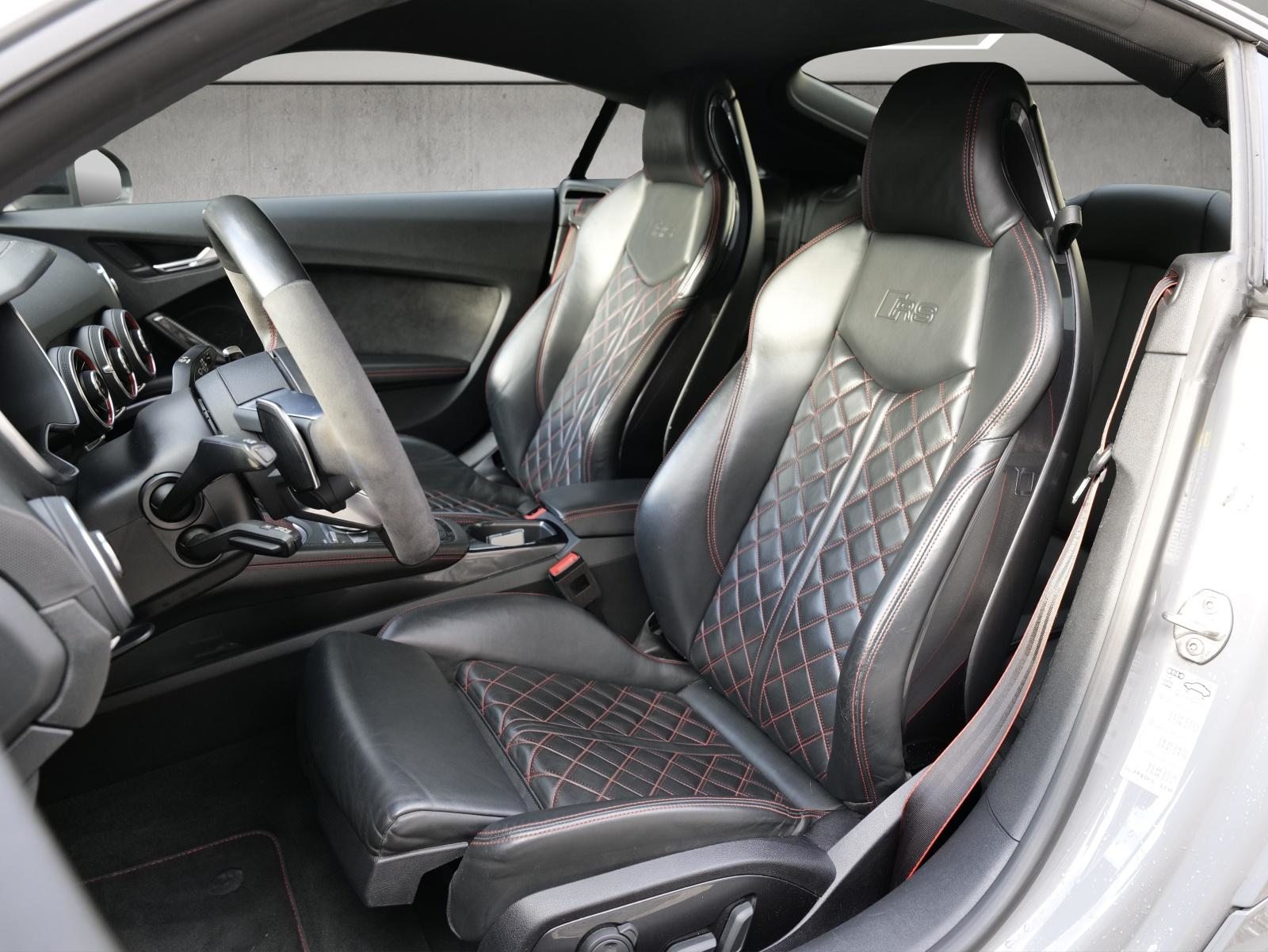 AUDI TT RS Coupé 2.5 TFSI quattro S-Tronic, Benzin, Occasion / Gebraucht, Automatik - 7