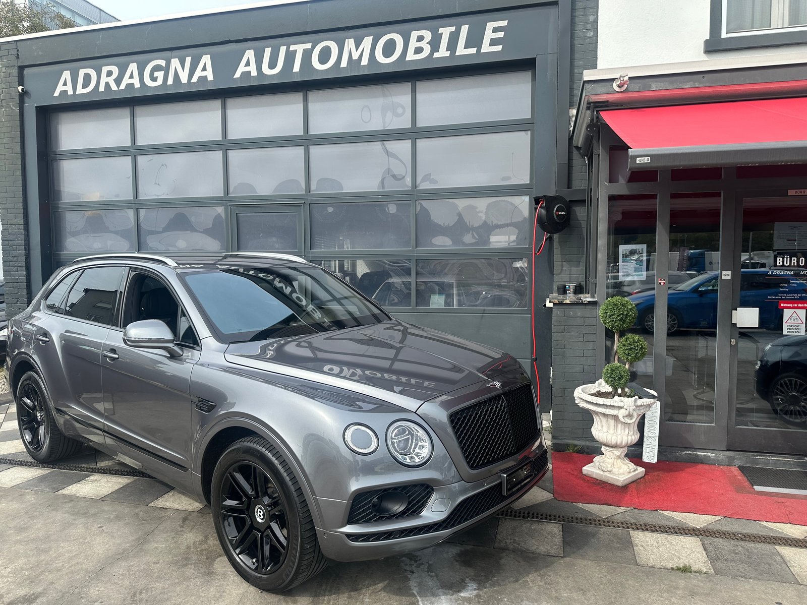 BENTLEY Bentayga V8, Benzin, Occasion / Gebraucht, Automatik - 2