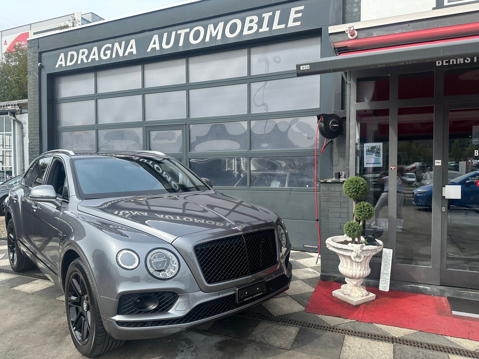 BENTLEY Bentayga V8, Benzin, Occasion / Gebraucht, Automatik - 3