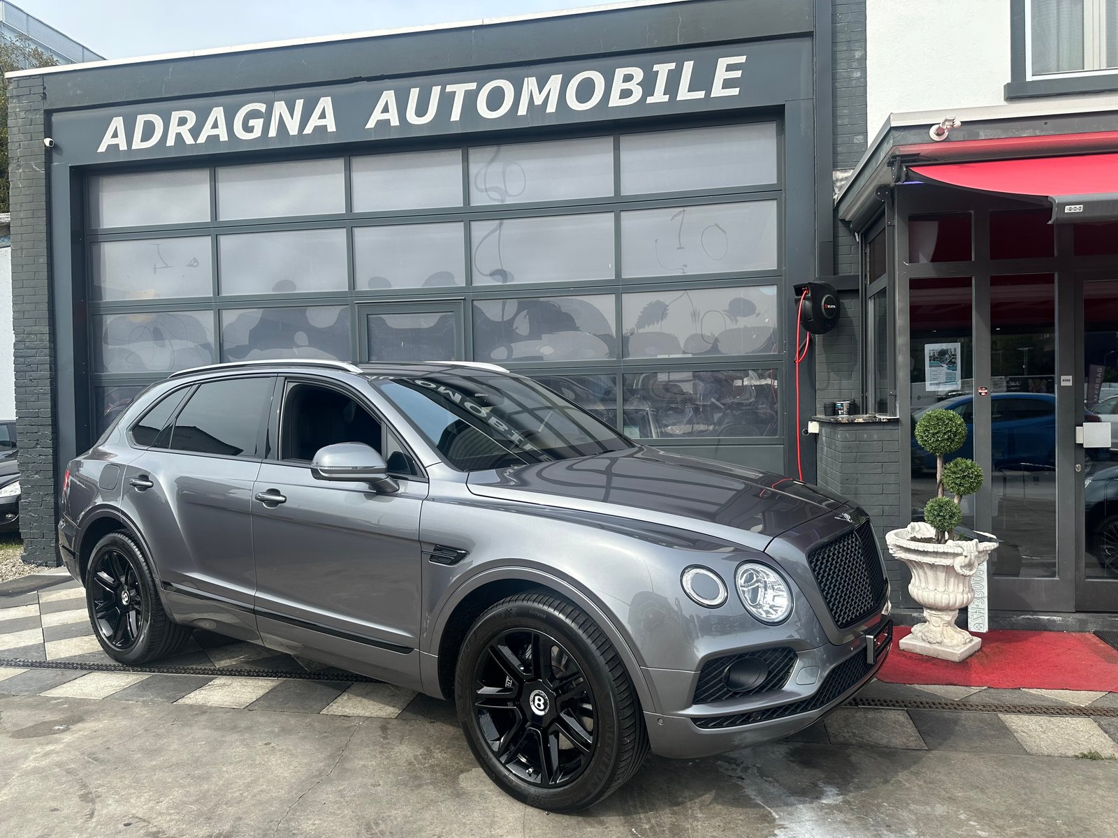 BENTLEY Bentayga V8, Benzin, Occasion / Gebraucht, Automatik - 4