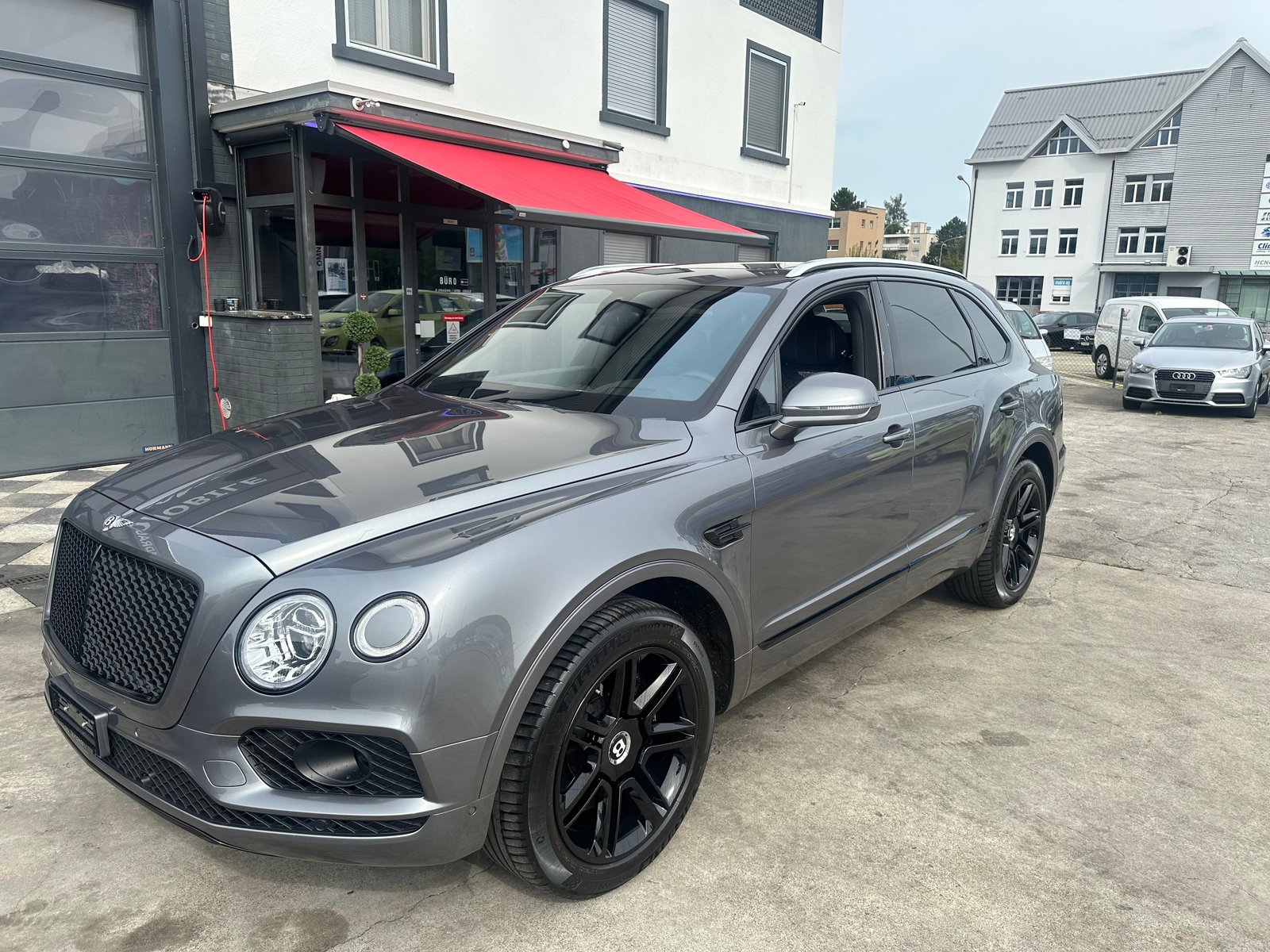 BENTLEY Bentayga V8, Benzin, Occasion / Gebraucht, Automatik - 6