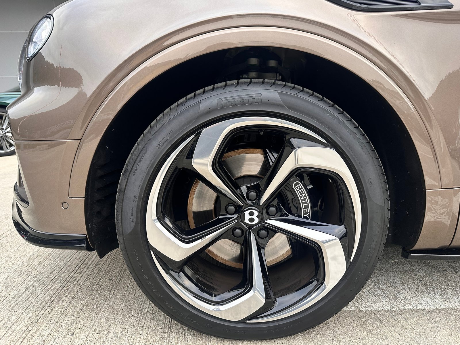 BENTLEY Bentayga V6 Hybrid, Hybride Rechargeable Essence/Électricité, Occasion / Utilisé, Automatique - 7