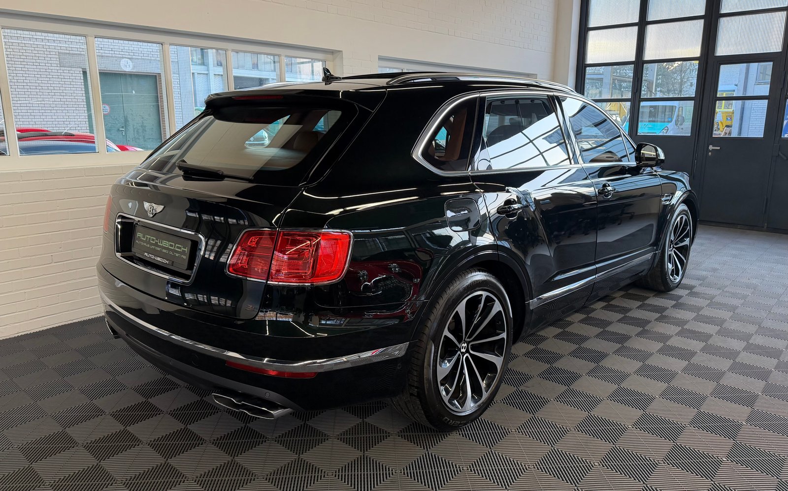 BENTLEY Bentayga 435 PS V8 Diesel 4X4 * GREEN / GRÜN *, Diesel, Occasioni / Usate, Automatico - 3