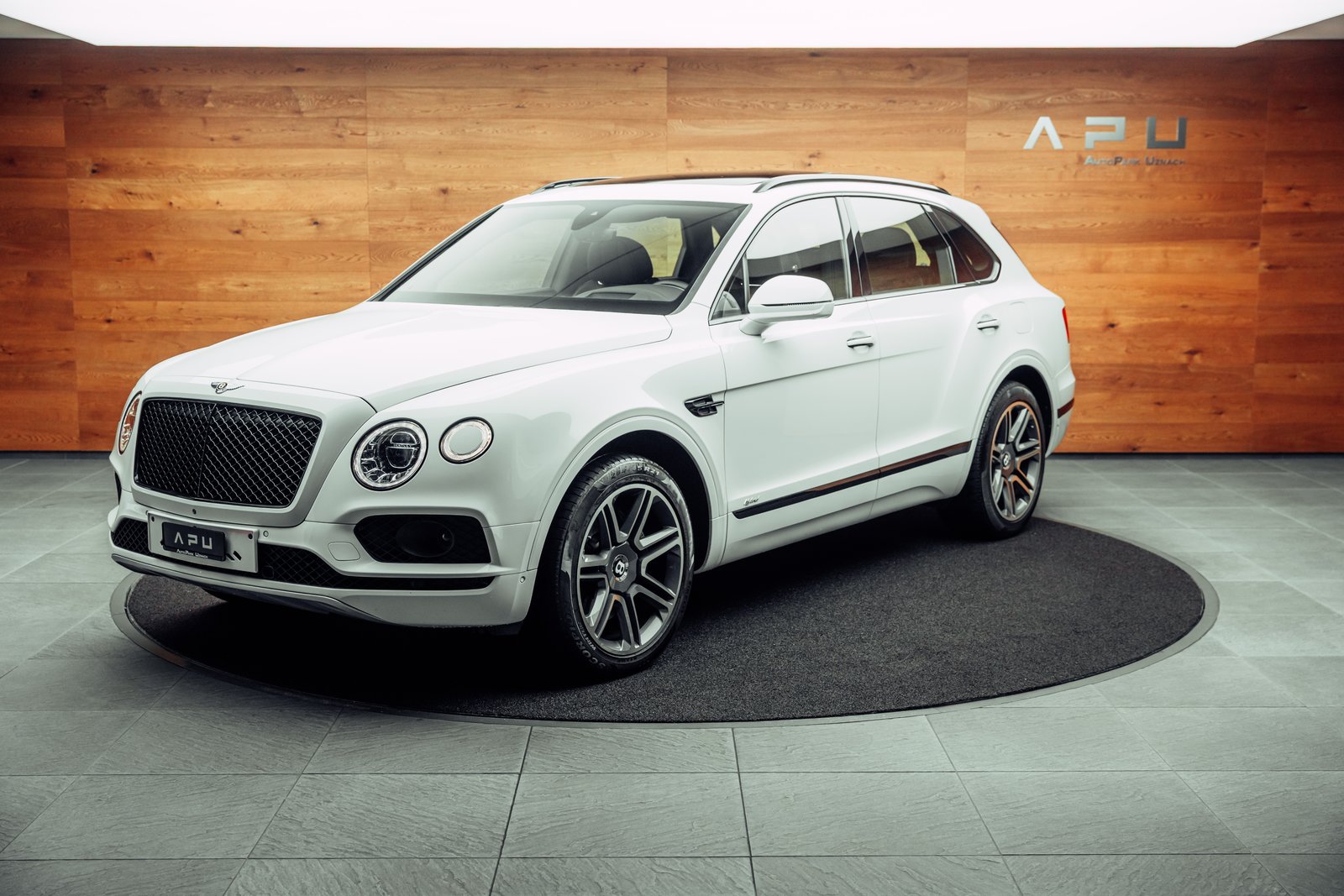 BENTLEY Bentayga V6 Hybrid, Plug-in-Hybrid Petrol/Electric, Second hand / Used, Automatic - 4