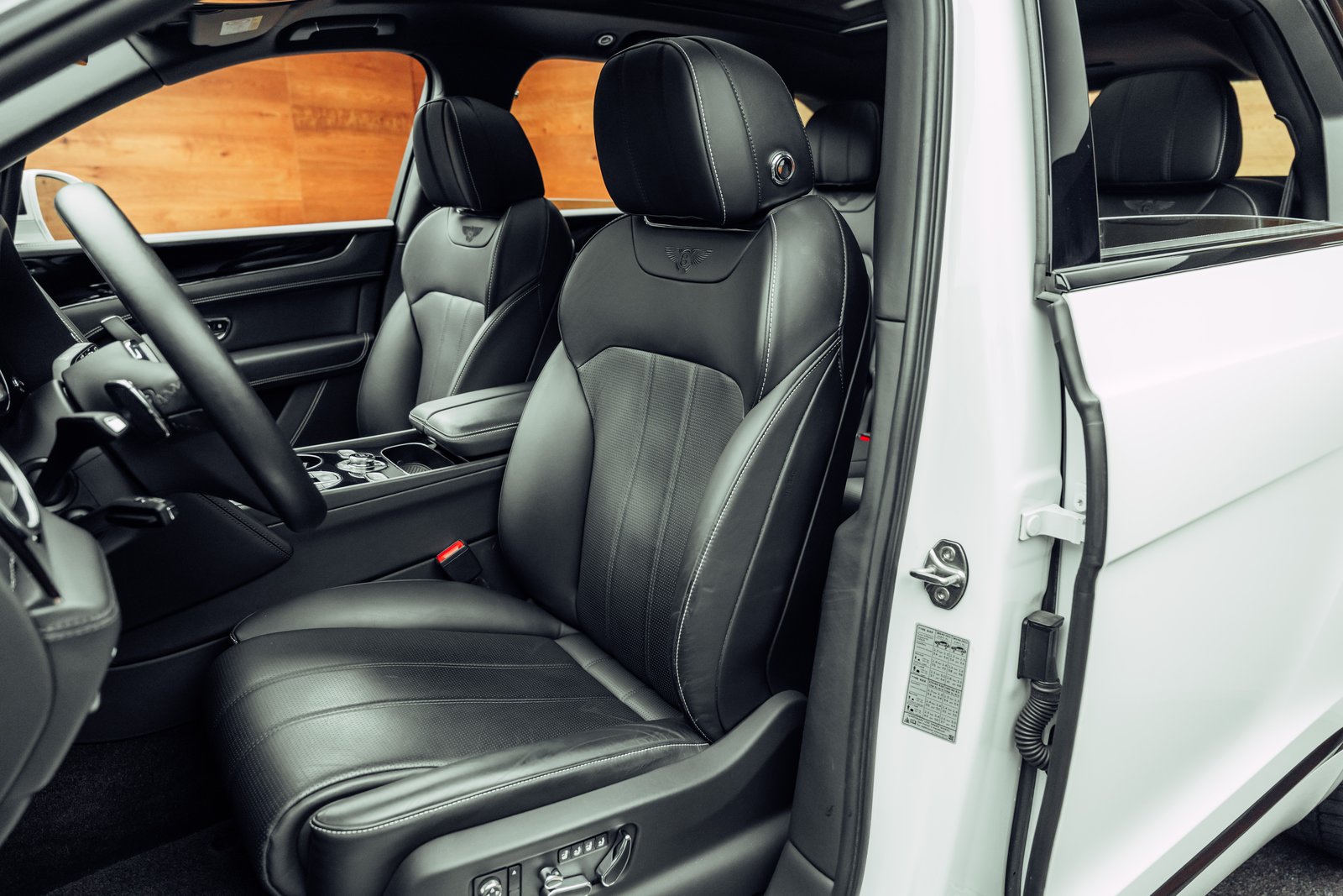 BENTLEY Bentayga V6 Hybrid, Plug-in-Hybrid Petrol/Electric, Second hand / Used, Automatic - 6