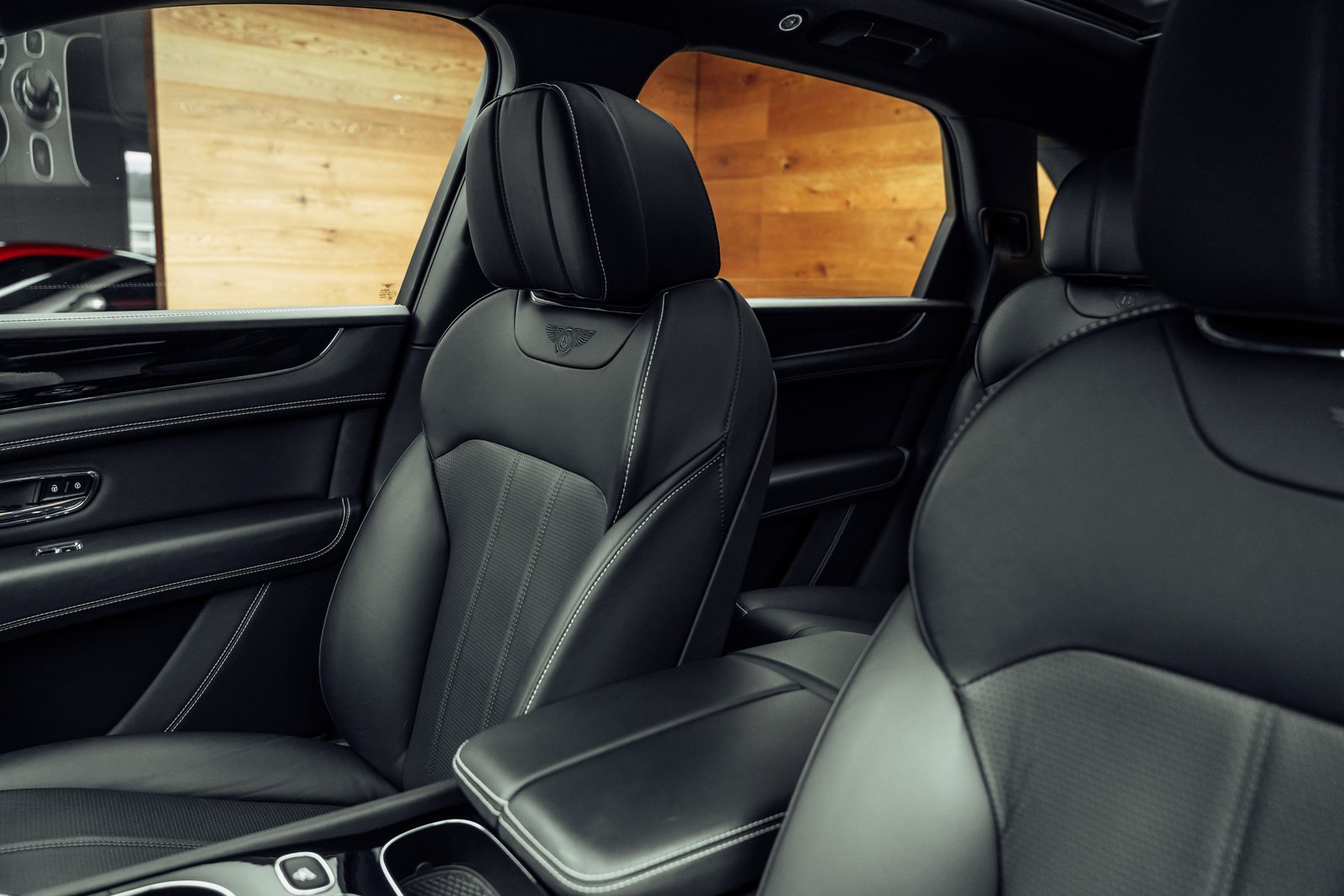 BENTLEY Bentayga V6 Hybrid, Plug-in-Hybrid Petrol/Electric, Second hand / Used, Automatic - 7