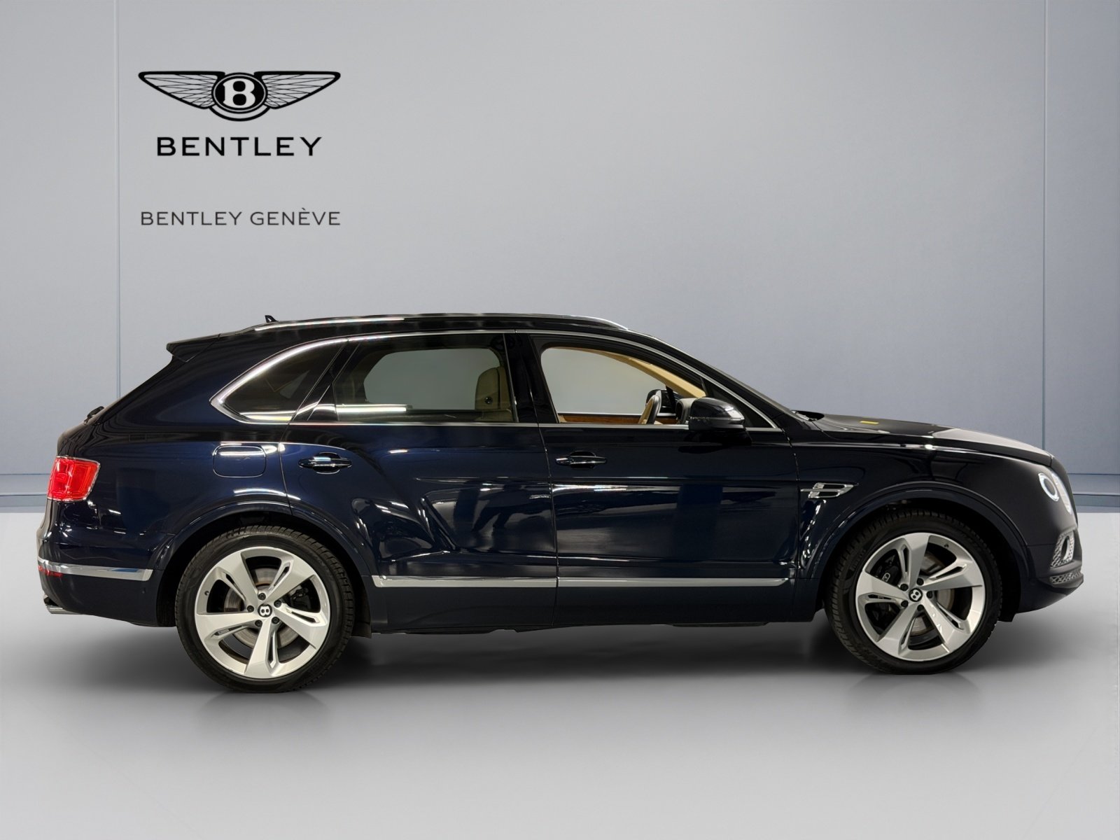 BENTLEY Bentayga W12, Petrol, Second hand / Used, Automatic - 7
