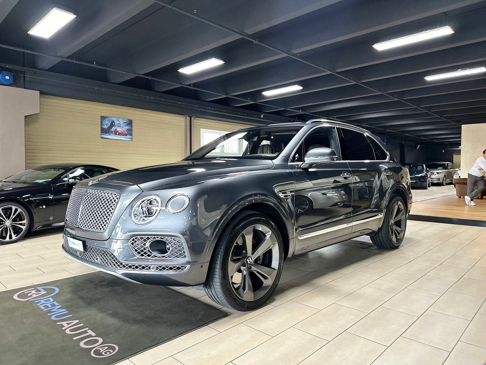 BENTLEY Bentayga W12, Petrol, Second hand / Used, Automatic - 6