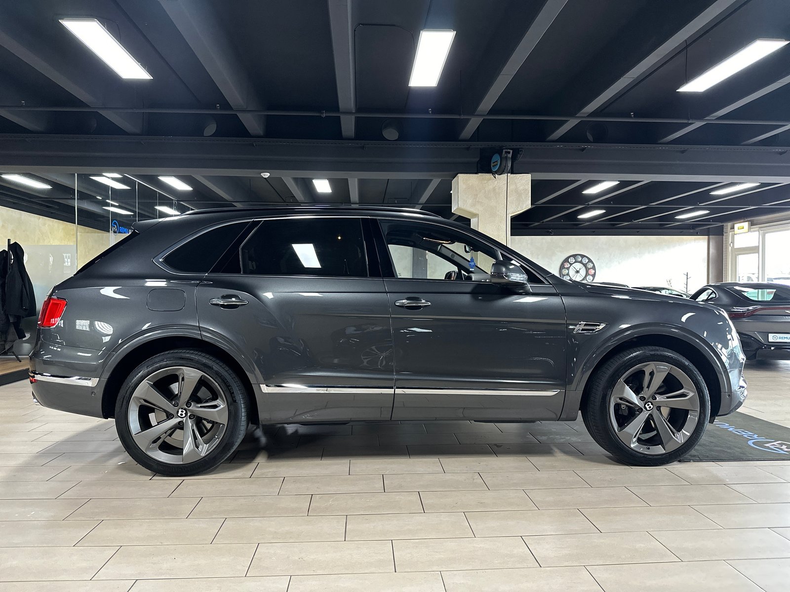 BENTLEY Bentayga W12, Petrol, Second hand / Used, Automatic - 7