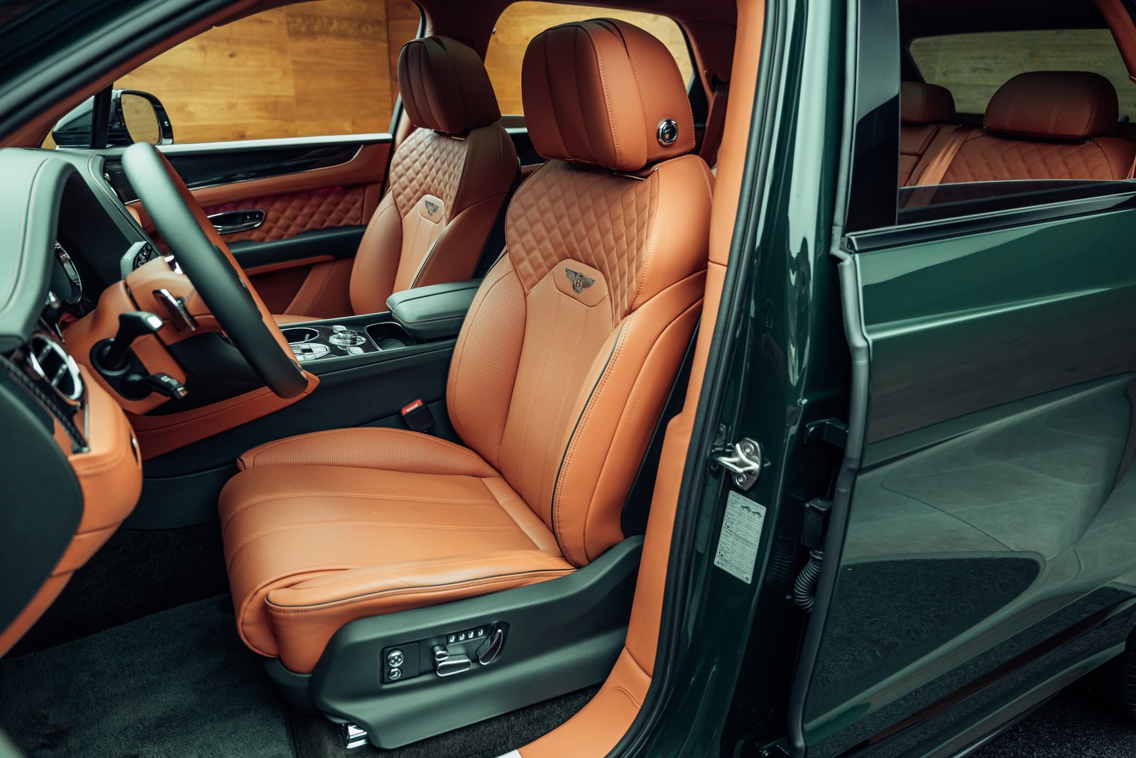 BENTLEY Bentayga S, Petrol, Second hand / Used, Automatic - 6