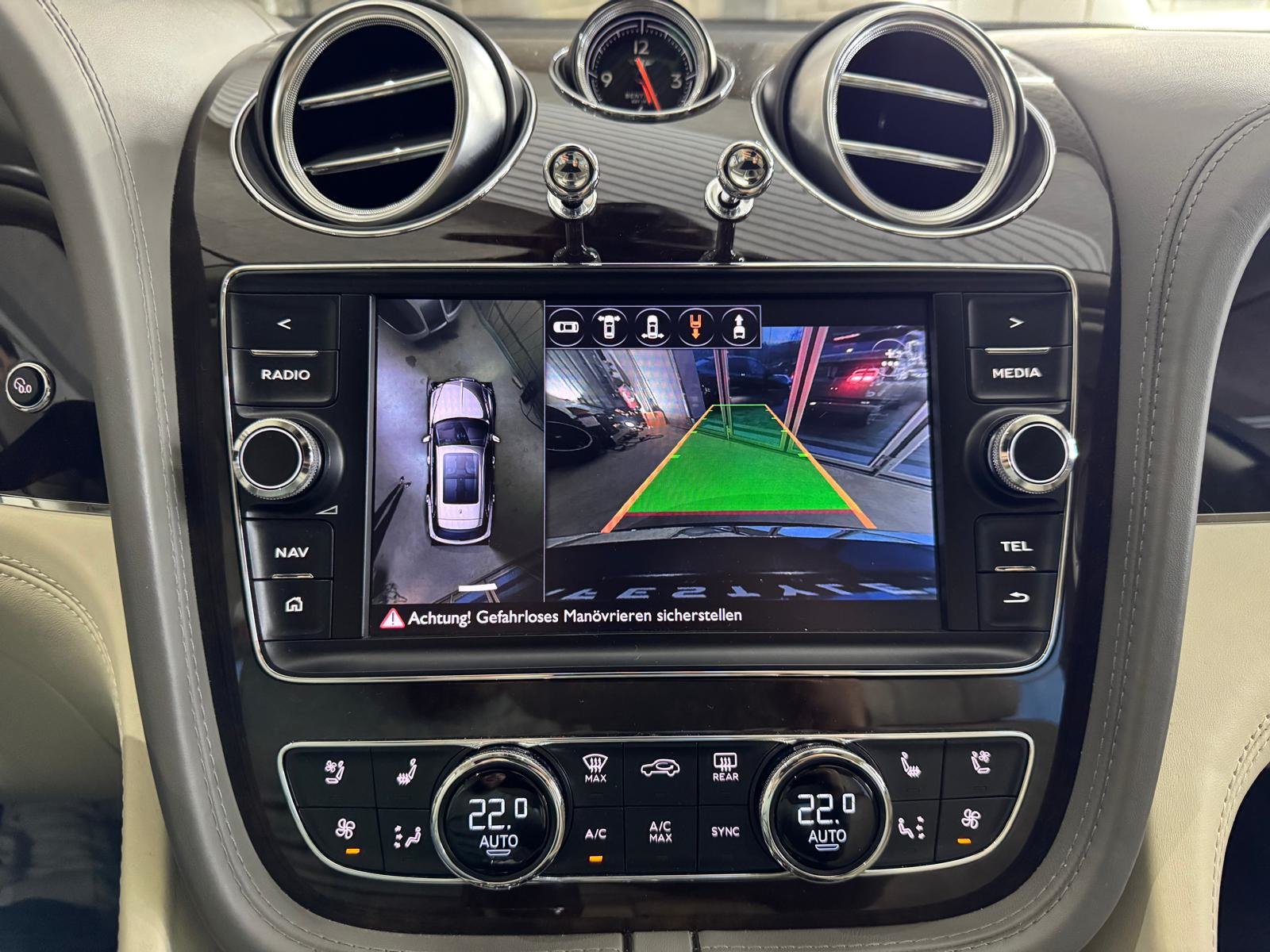 BENTLEY Bentayga W12, Benzin, Occasion / Gebraucht, Automatik - 7