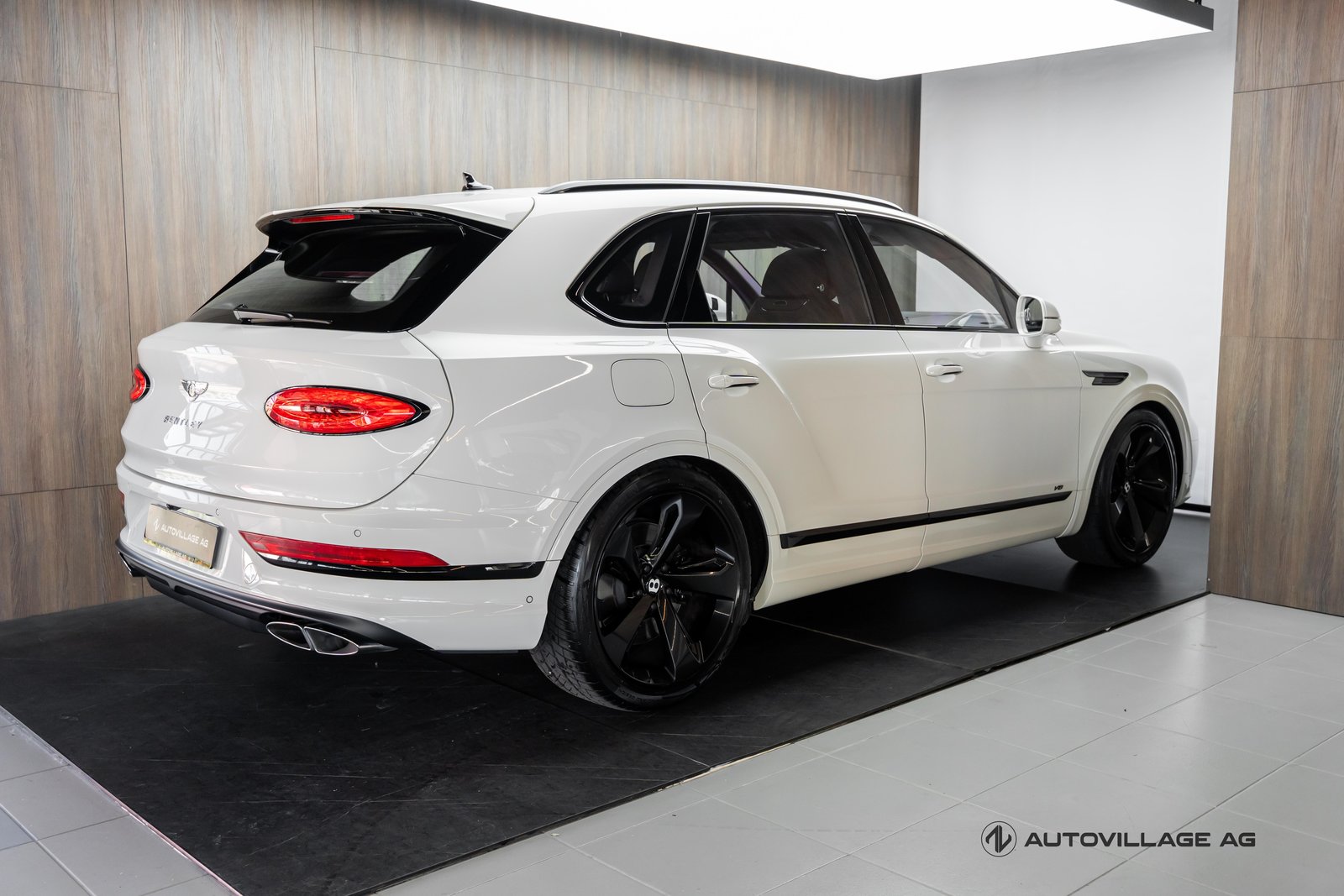 BENTLEY Bentayga V8, Petrol, Second hand / Used, Automatic - 2
