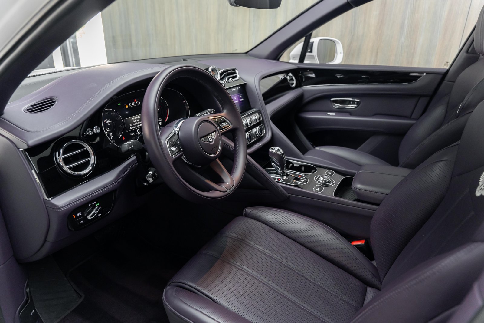 BENTLEY Bentayga V8, Petrol, Second hand / Used, Automatic - 4