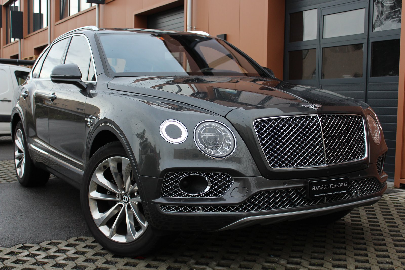 BENTLEY Bentayga V8 Mulliner - "Toit Pano * Pack City Spec. * Pack T, Petrol, Second hand / Used, Automatic - 3