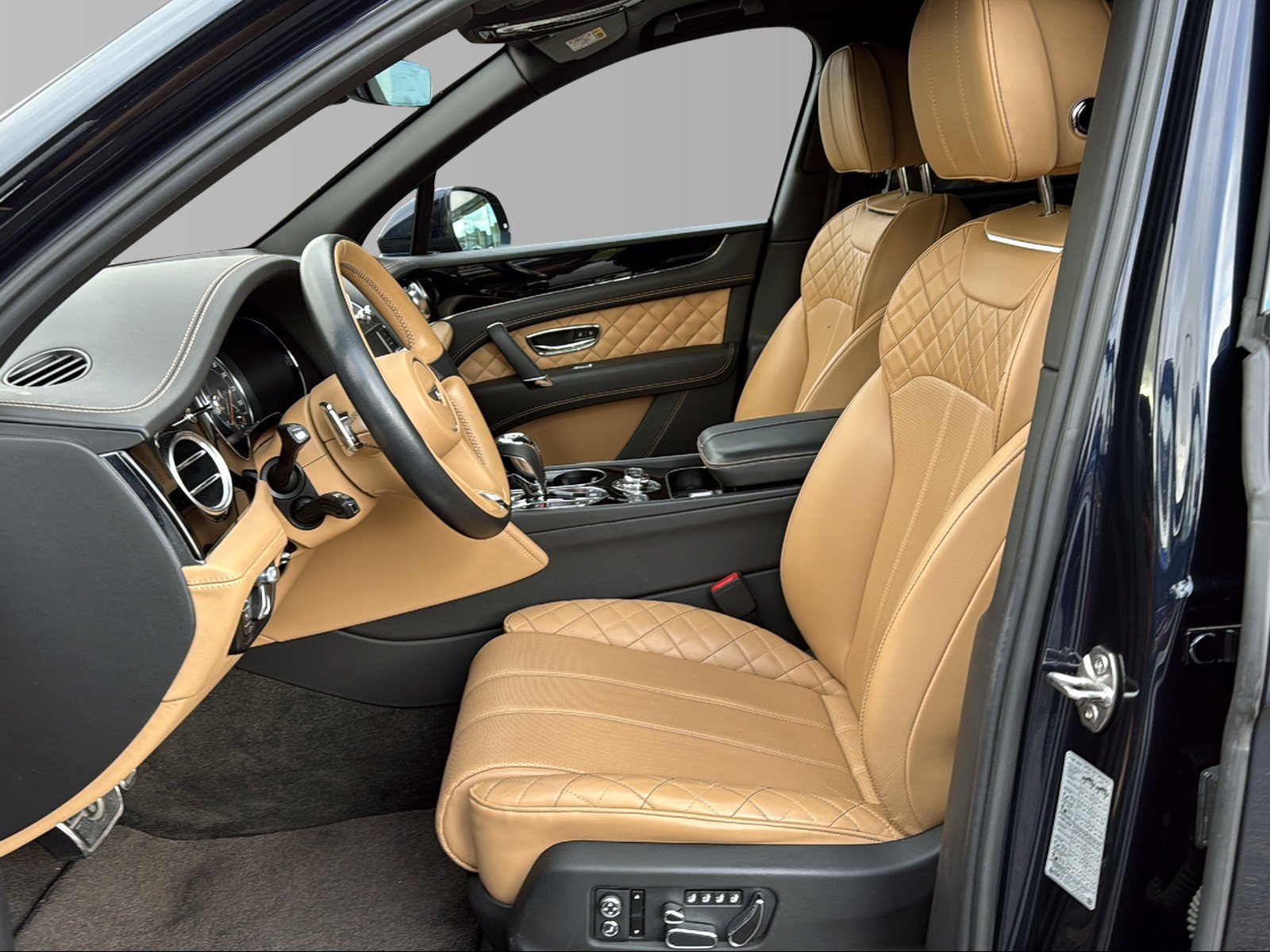 BENTLEY Bentayga V8, Essence, Occasion / Utilisé, Automatique - 5