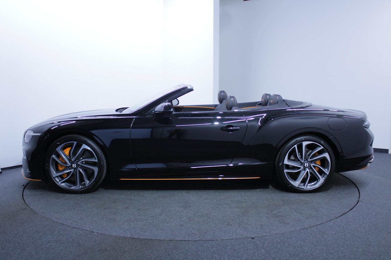 BENTLEY Continental GTC 4.0 V8 Hybrid Speed, Plug-in-Hybrid Petrol/Electric, New car, Automatic - 3
