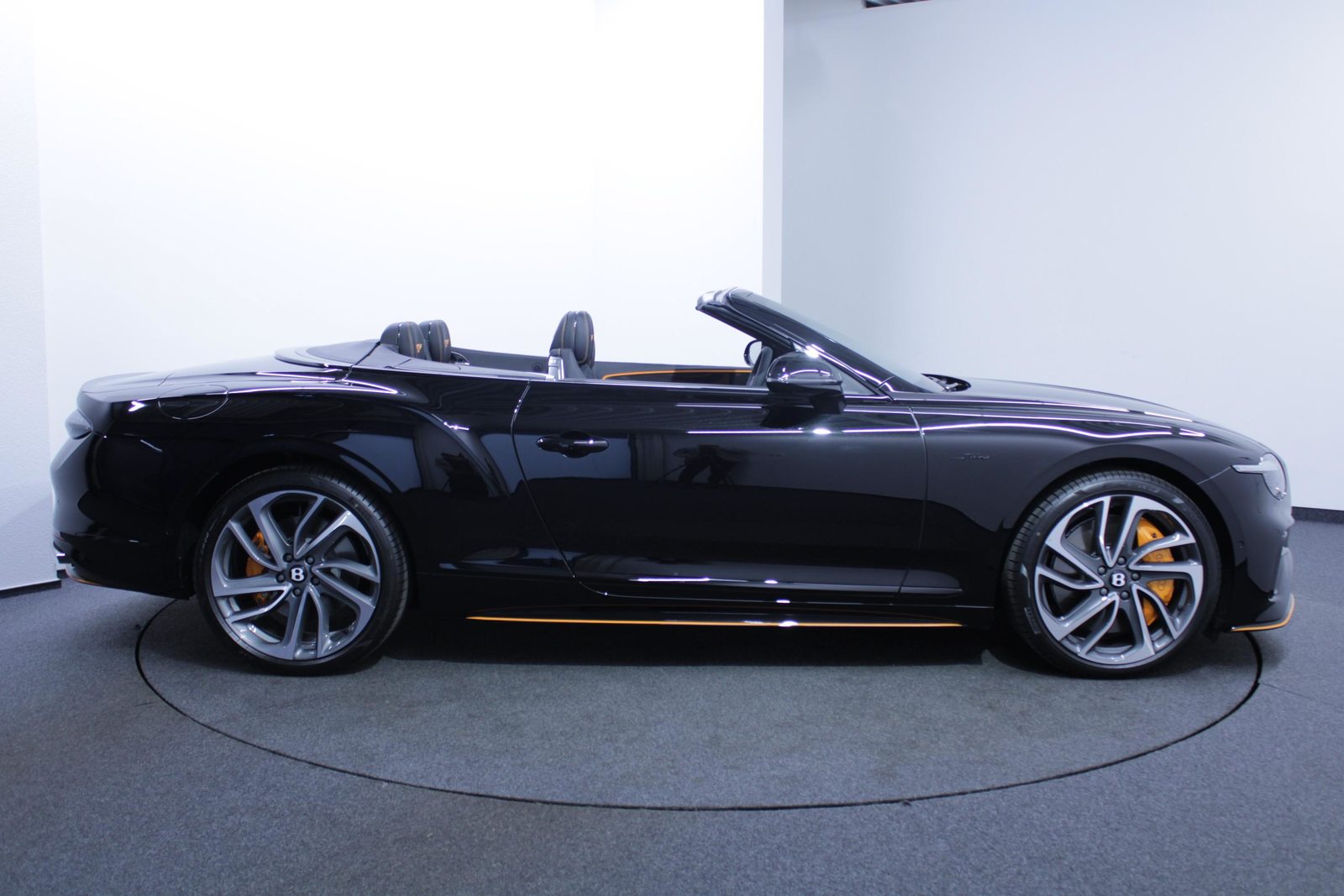 BENTLEY Continental GTC 4.0 V8 Hybrid Speed, Plug-in-Hybrid Petrol/Electric, New car, Automatic - 7