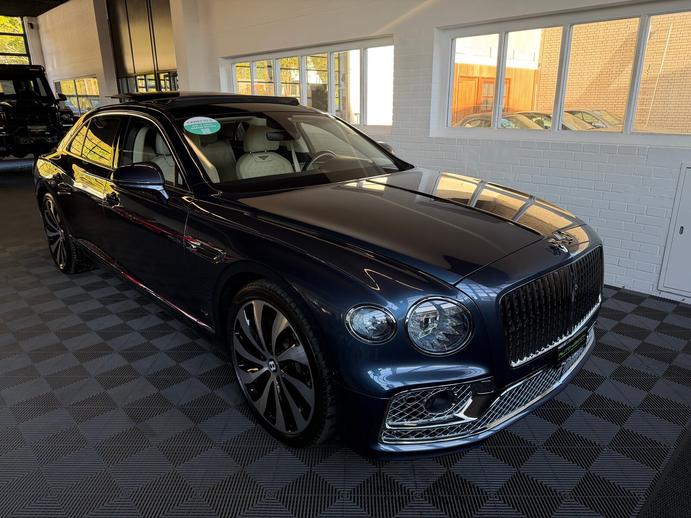 BENTLEY Flying Spur 4.0 V8 Mulliner * 550 PS * 4X4 *, Essence, Occasion / Utilisé, Automatique