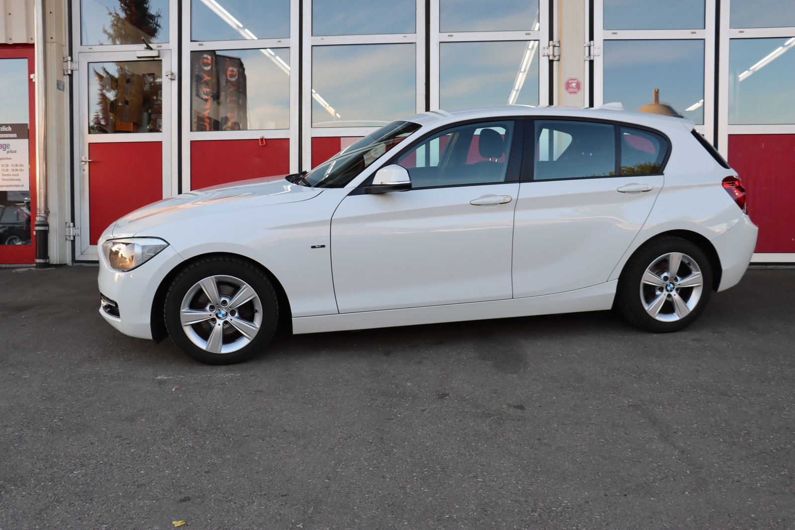 BMW 116i Sport Line, Benzin, Occasion / Gebraucht, Handschaltung - 5