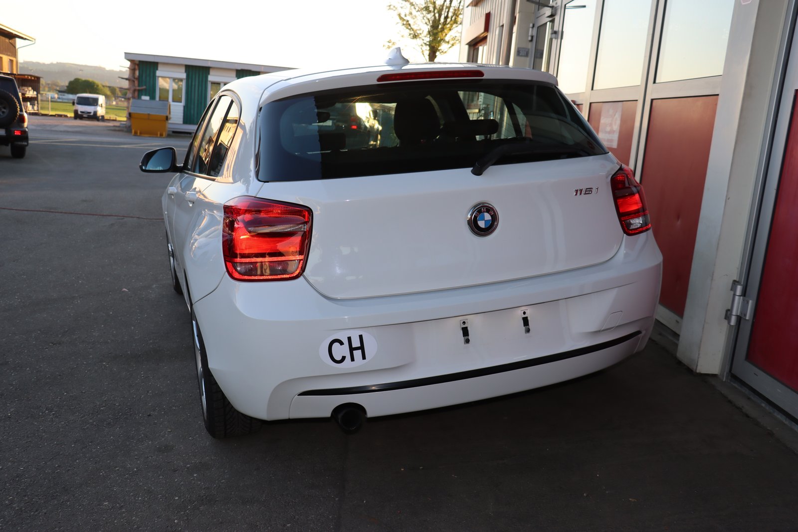 BMW 116i Sport Line, Benzin, Occasion / Gebraucht, Handschaltung - 7