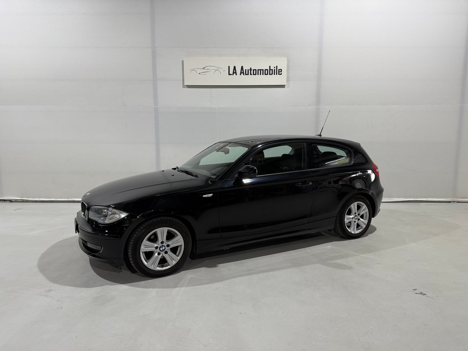 BMW 116i, Petrol, Second hand / Used, Manual - 2