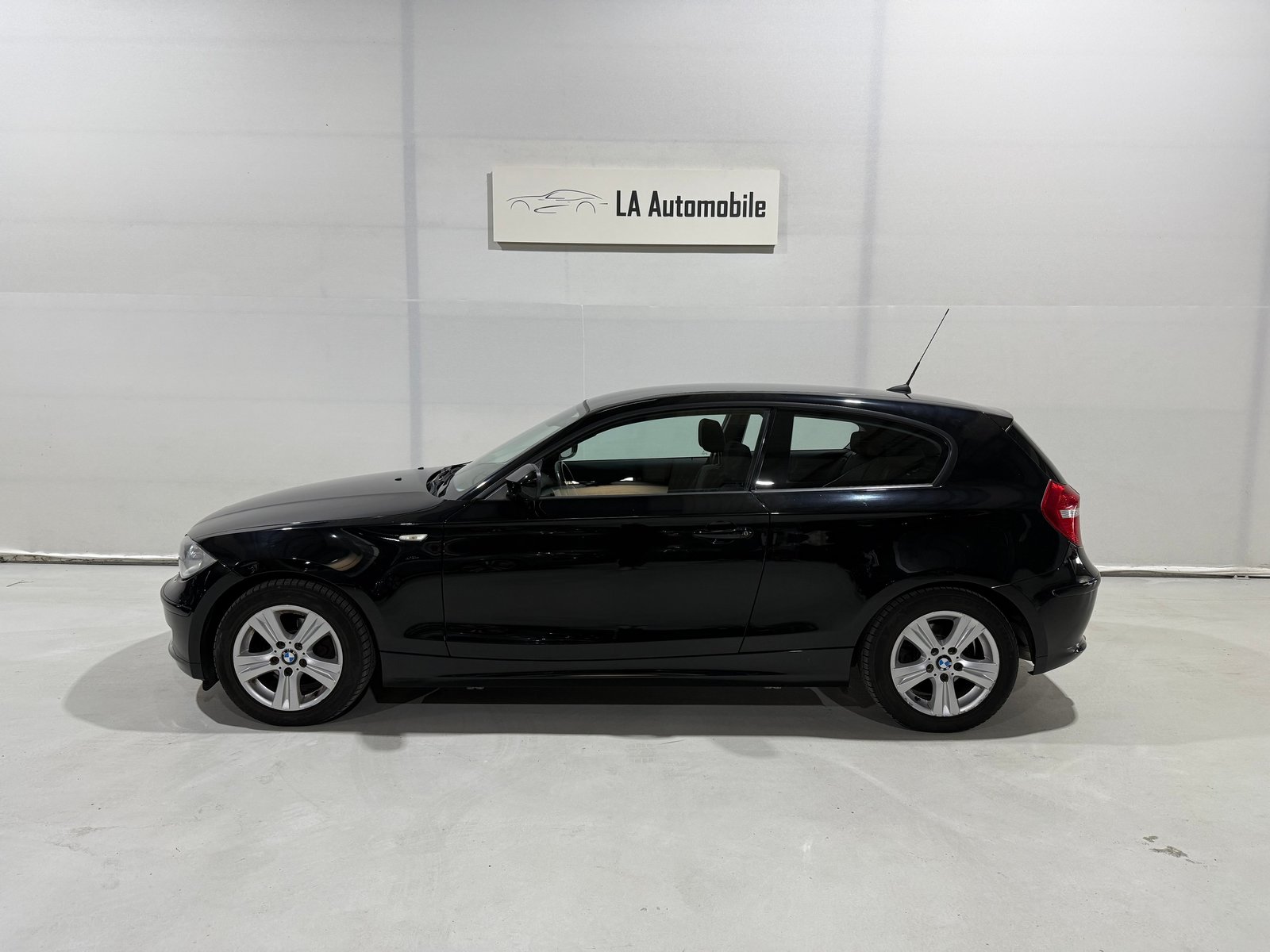 BMW 116i, Petrol, Second hand / Used, Manual - 3