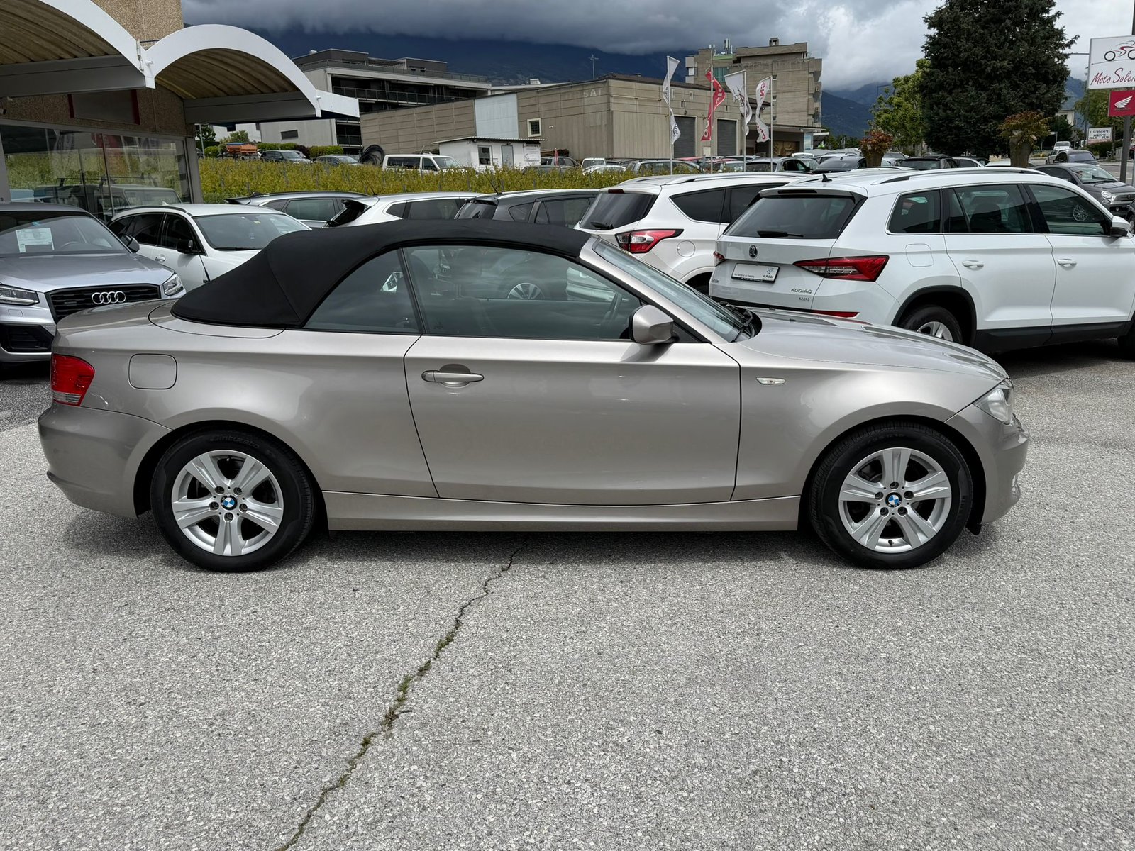 BMW 118i Cabrio, Essence, Occasion / Utilisé, Manuelle - 5