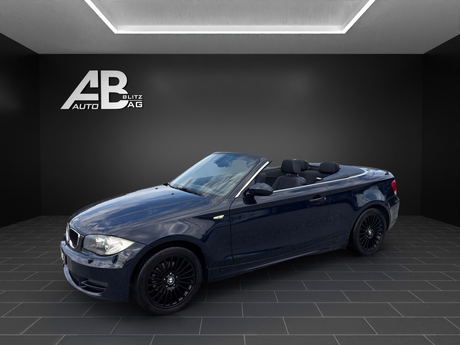 BMW 118i Cabrio Steptronic, Petrol, Second hand / Used, Automatic - 2