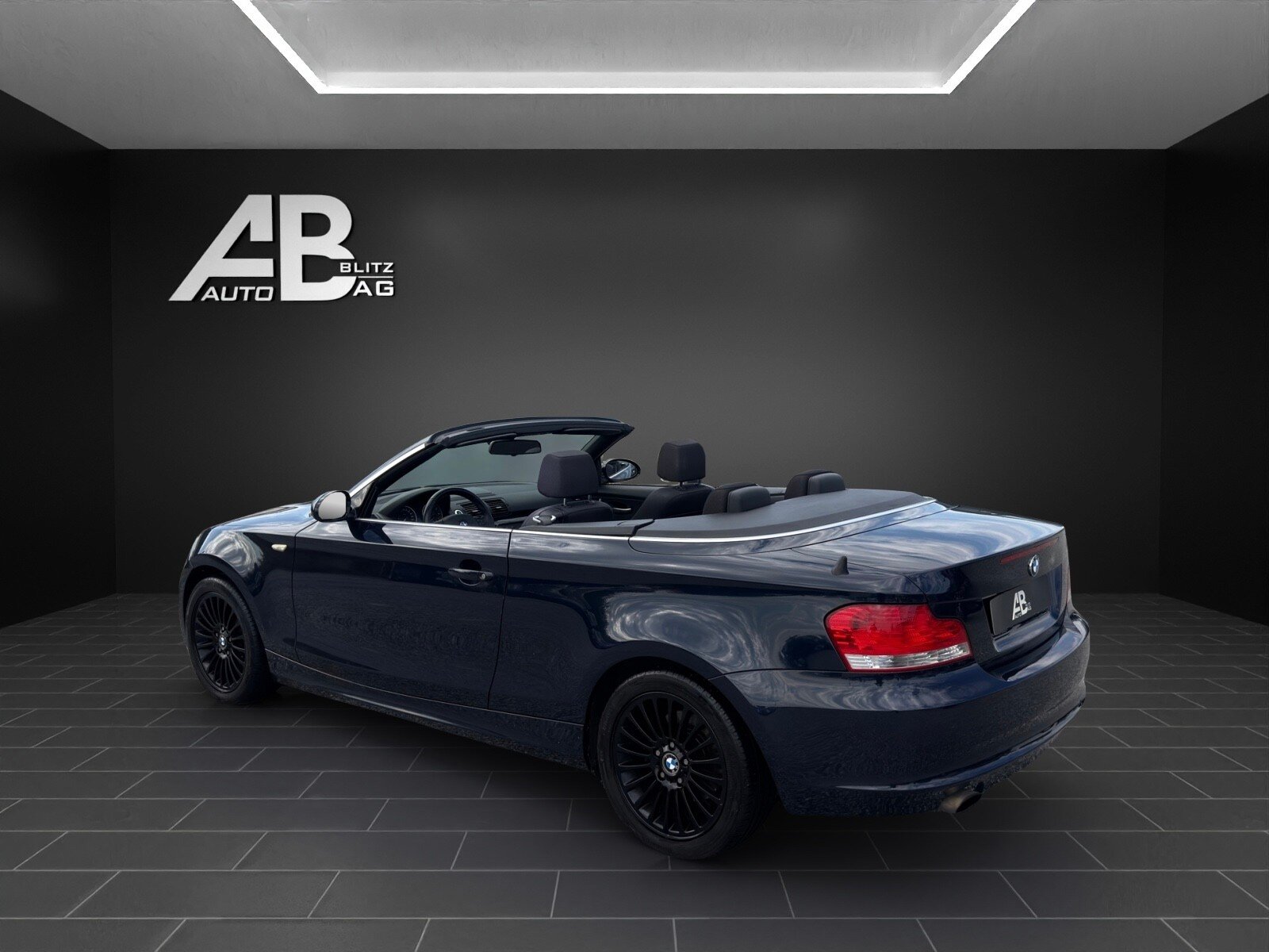 BMW 118i Cabrio Steptronic, Petrol, Second hand / Used, Automatic - 3