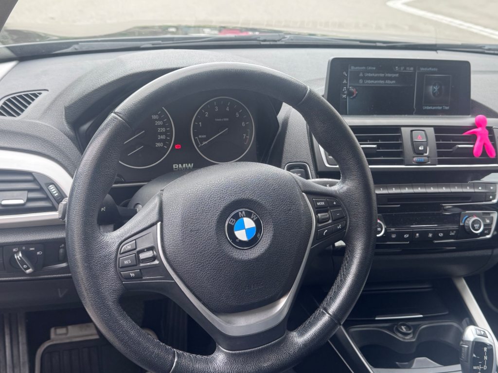 BMW 118, Benzin, Occasion / Gebraucht, Automatik - 7