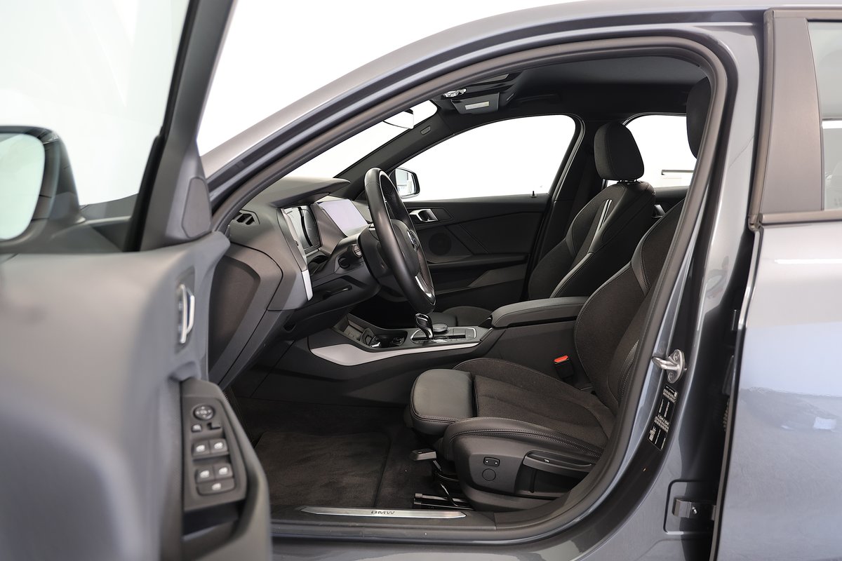 BMW 118i Steptronic *CH-FZ* *Gratis-Service*, Benzin, Occasion / Gebraucht, Automatik - 7