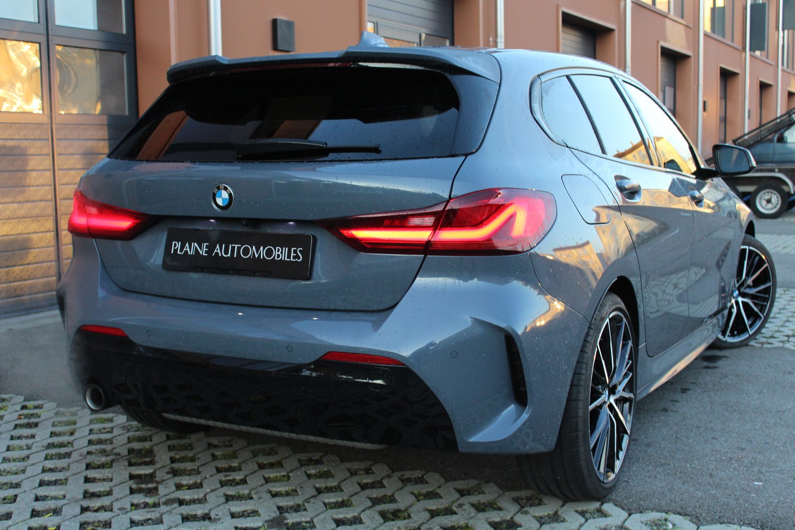 BMW 118i Pure M Sport Steptronic - "Jantes 19' * Toit Ouvrant * , Essence, Occasion / Utilisé, Automatique - 5