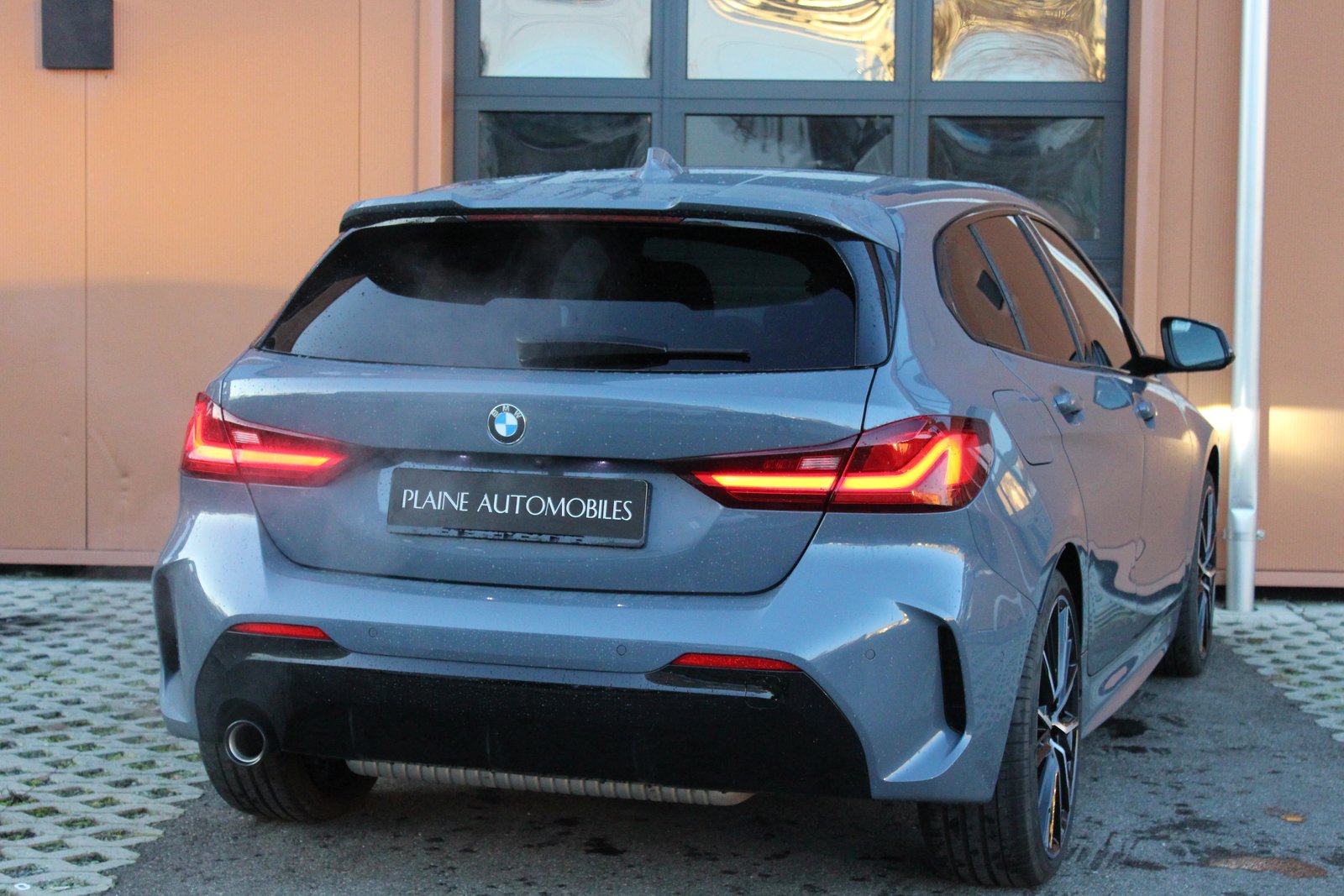 BMW 118i Pure M Sport Steptronic - "Jantes 19' * Toit Ouvrant * , Essence, Occasion / Utilisé, Automatique - 6