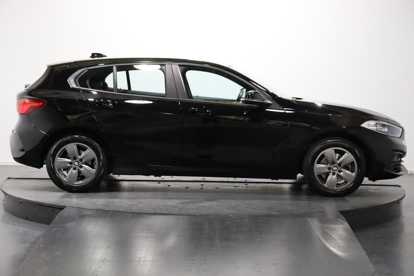 BMW 118i, Petrol, Second hand / Used, Automatic - 3