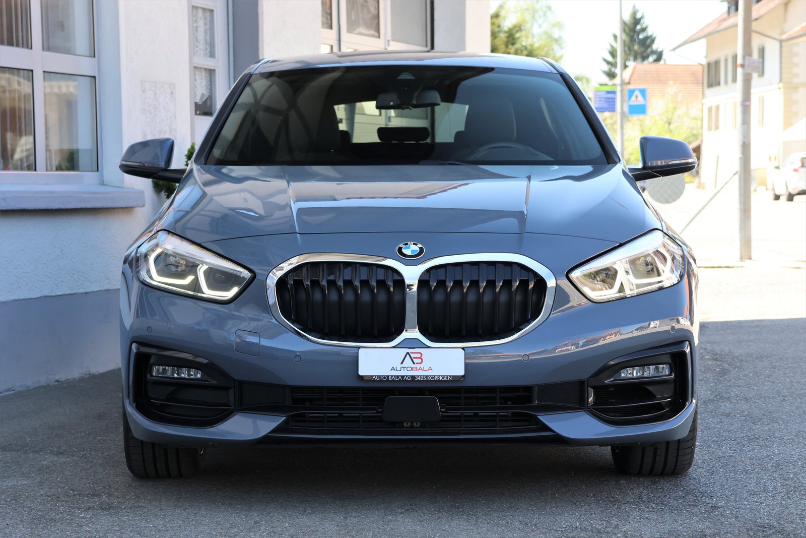 BMW 118i Steptronic Sport Line, Benzin, Occasion / Gebraucht, Automatik - 2