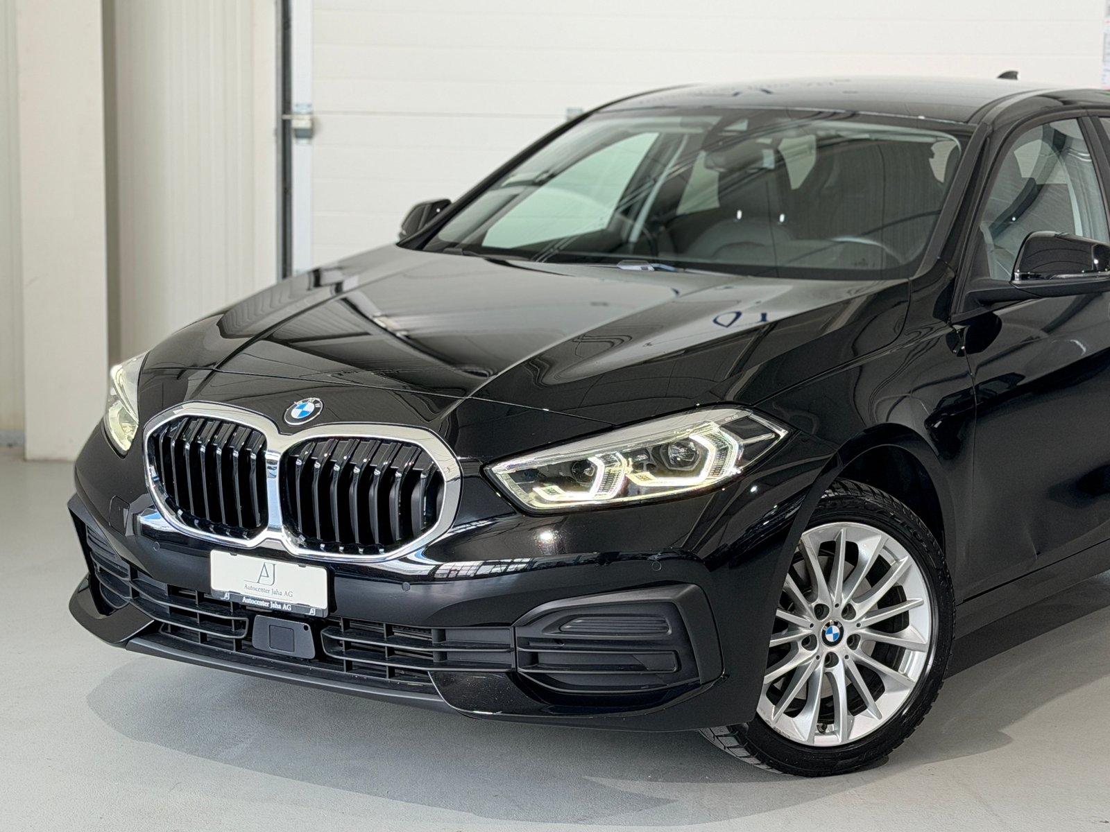 BMW 118i Steptronic (CH) inkl. BMW Vollgarantie, Petrol, Second hand / Used, Automatic - 2
