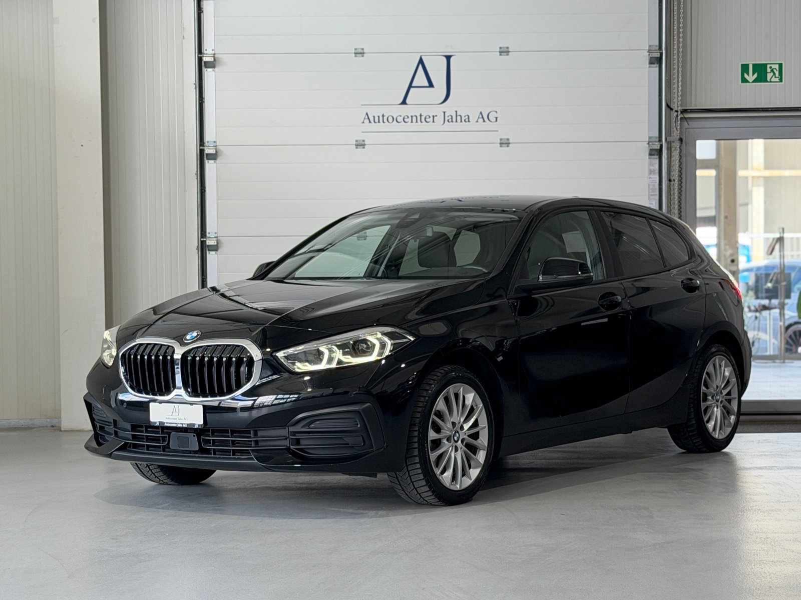 BMW 118i Steptronic (CH) inkl. BMW Vollgarantie, Petrol, Second hand / Used, Automatic - 3