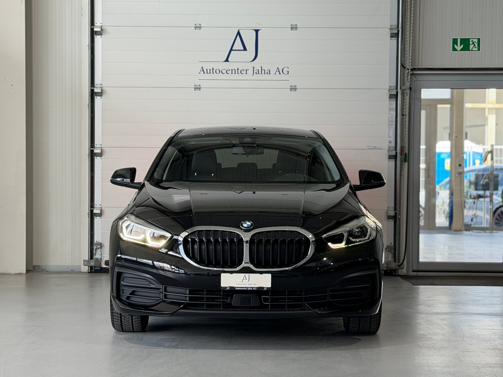 BMW 118i Steptronic (CH) inkl. BMW Vollgarantie, Petrol, Second hand / Used, Automatic - 4