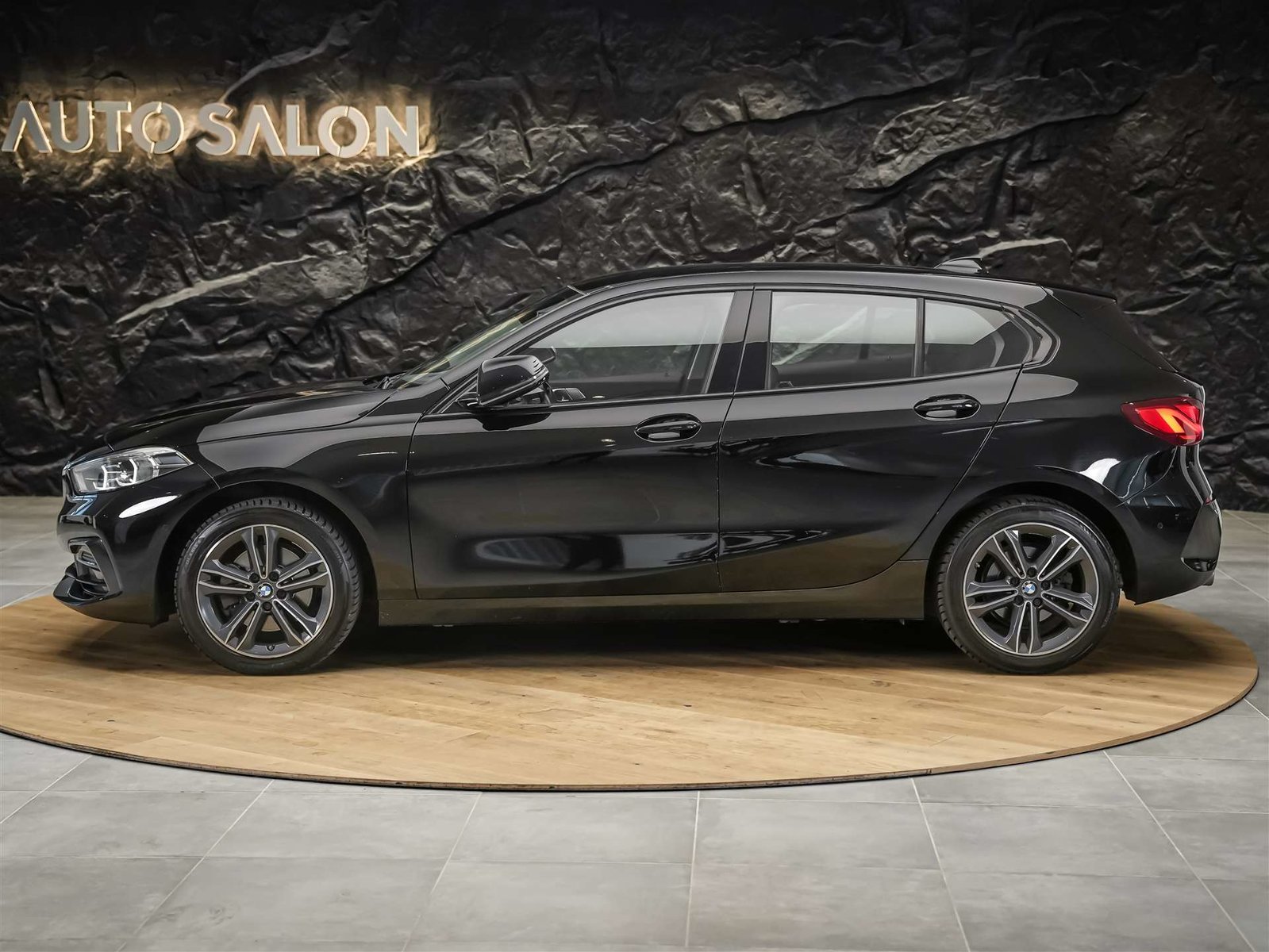 BMW 118i Sport Line Steptronic *CH-Auto*Harman/Kardon*Lenkra, Benzin, Occasion / Gebraucht, Automatik - 3
