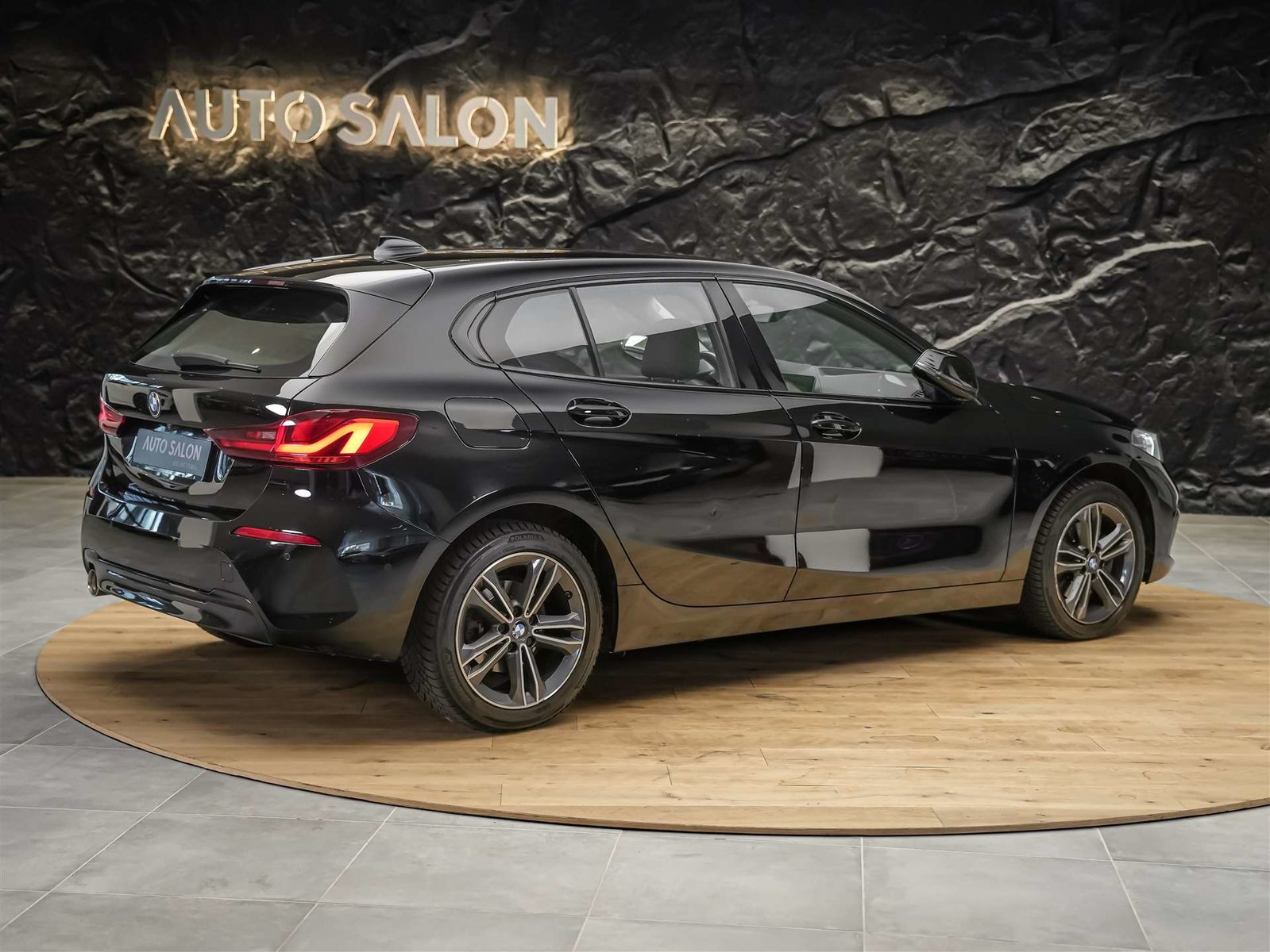 BMW 118i Sport Line Steptronic *CH-Auto*Harman/Kardon*Lenkra, Benzin, Occasion / Gebraucht, Automatik - 6