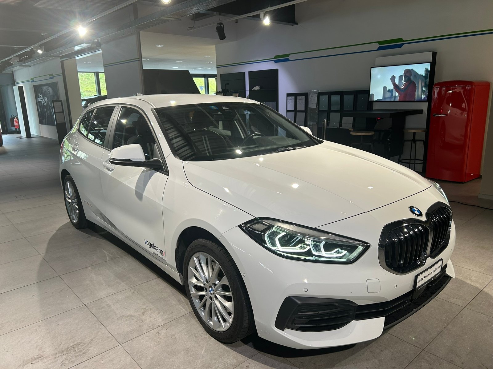 BMW 118i Essential Edition Steptronic, Benzin, Occasion / Gebraucht, Automatik - 3