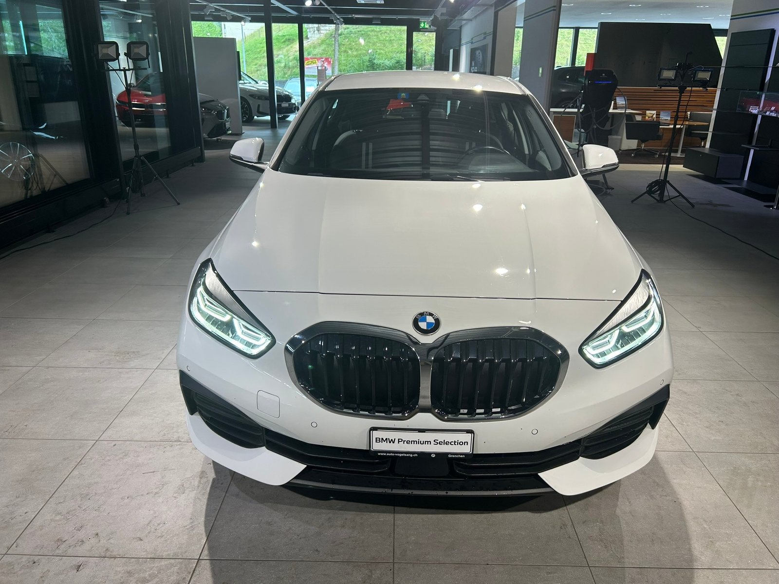 BMW 118i Essential Edition Steptronic, Benzin, Occasion / Gebraucht, Automatik - 5