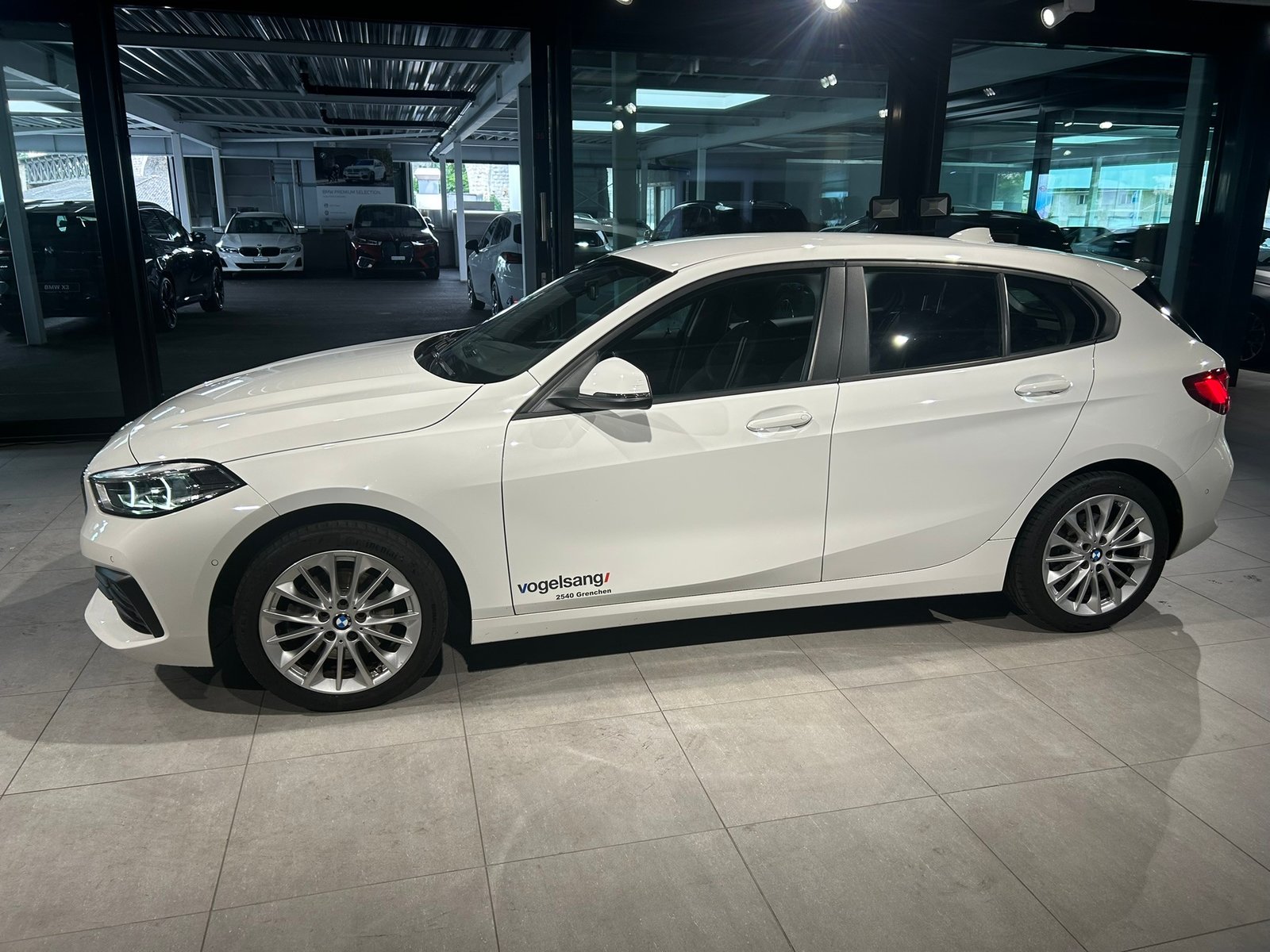 BMW 118i Essential Edition Steptronic, Benzin, Occasion / Gebraucht, Automatik - 6