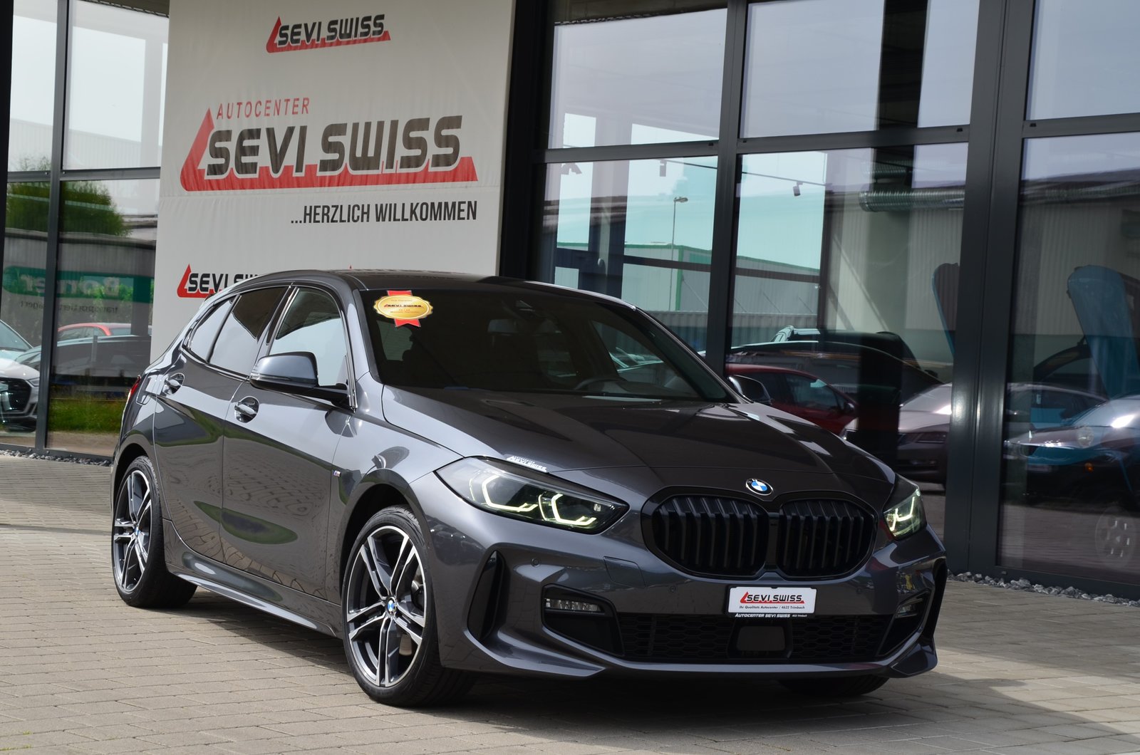 BMW 118i M Sport Steptronic*Frisch ab MFK,1 Jahr oder 20000k, Benzin, Occasion / Gebraucht, Automatik - 2